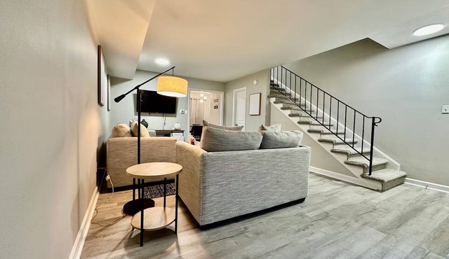 2 Bed/1.5 Bath Apartment
