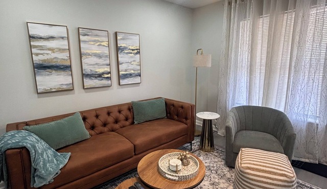 2-bedroom/2B townhome in tranquil Florence