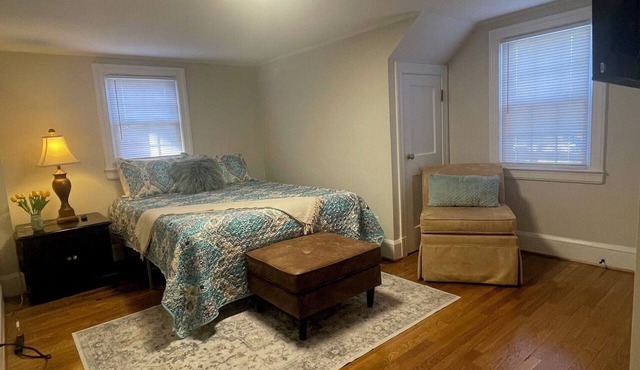 2 Bedroom Duplex Vance Villa in UPTOWN Lexington!