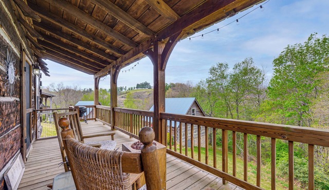 2 Mi to Blue Ridge Pkwy! Mtn Escape w/Fireplace