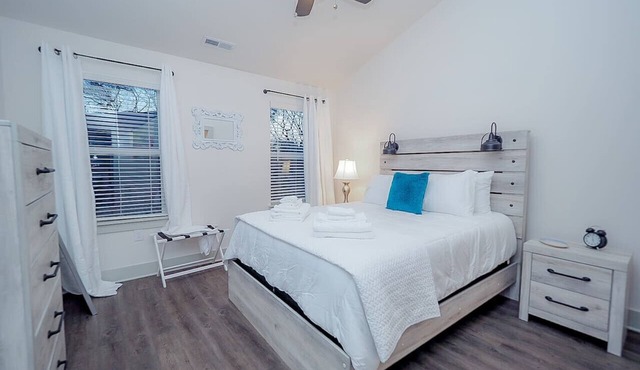 *2bd/2.5bth | Near Downtown| Soccer Stadium* #D
