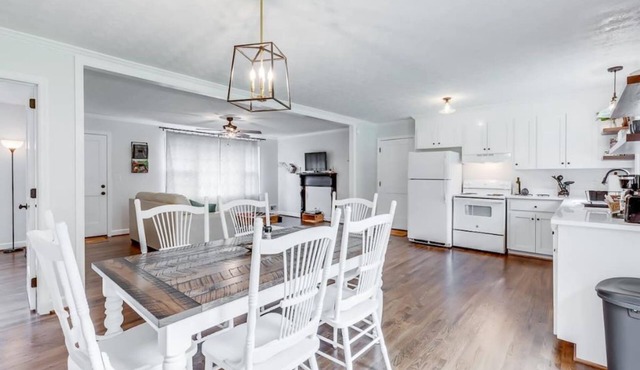 3 bd, farmhouse ranch, walking distance to Furman