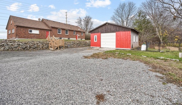 3 Bedroom Home + Party Barn