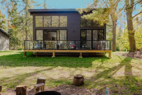 3-bedroom Lakefront Villa #6