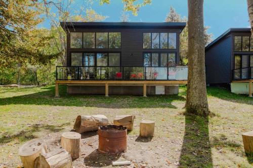 3-bedroom Lakefront Villa #7