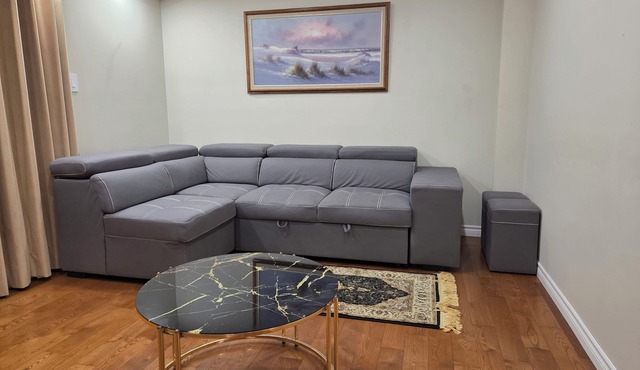 3-Bedrooms House in Mississauga with WiFi, AC, Parking. Main floor