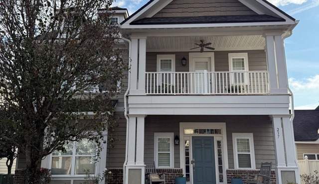 3 Beds, 2.5 Baths+Fenced Yard for Family & Pets