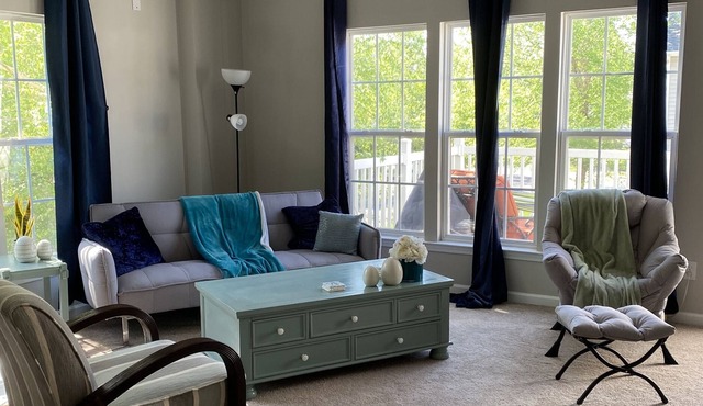 3 br, 2.5 bath unit, beautiful view from the deck & kitchen, min to Blakeny