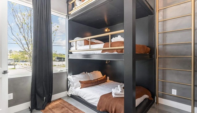 3 Side-by-Side Homes | 12BR | 3 Rooftop Hot Tubs
