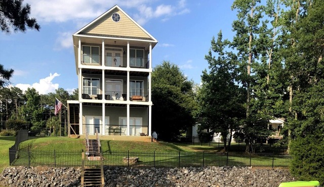 3 Story 5 Bed 4 1/2 bath Lakefront Retreat ELEVATOR, 2-Story Dock & Sunset Views