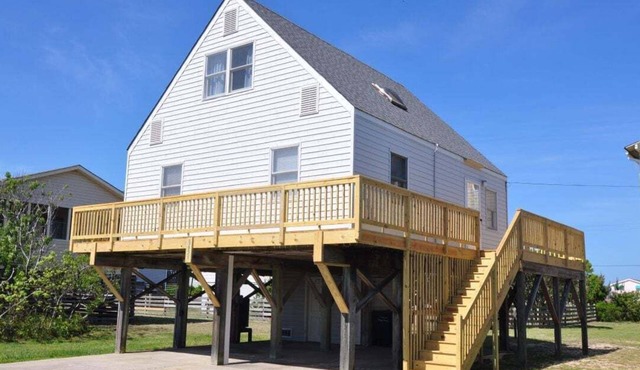 319 Wrap-Around Decking and Deeded Beach Access!