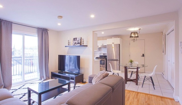 4.5 Modern, furnished house with two bedrooms Laval, Canada