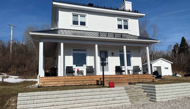 4-bedroom house in awesome Saint-Siméon with AC, WiFi