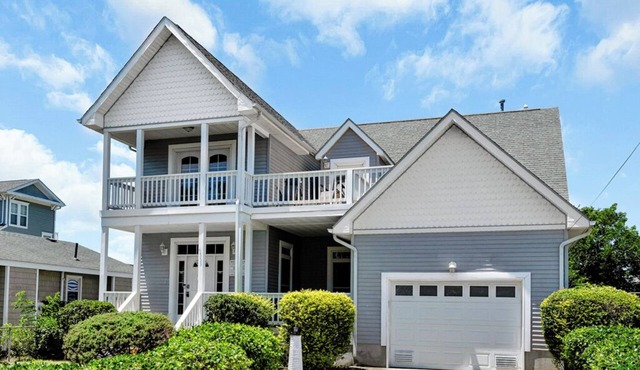 4 BR Beach Retreat - 2 Suites - Dogs Welcome
