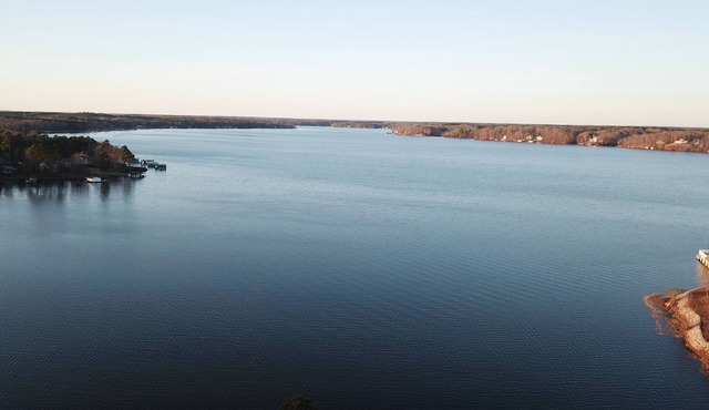 5 Bedroom NC Executive Home with Best Views at Lake Gaston