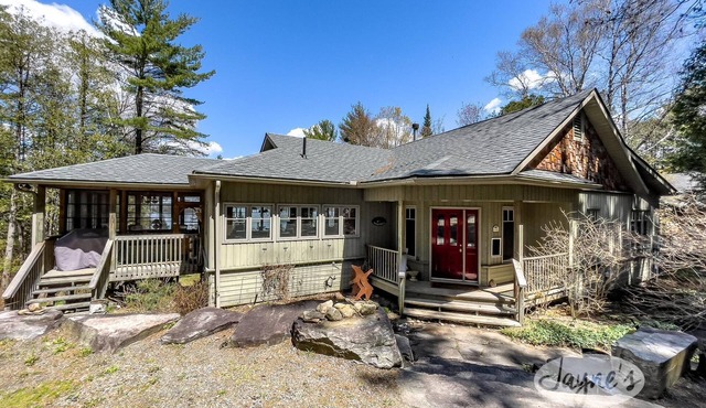 5bdrm 4bath cottage in LOB!