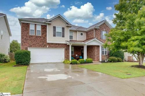 5BR Upscale Getaway - Near Greenville