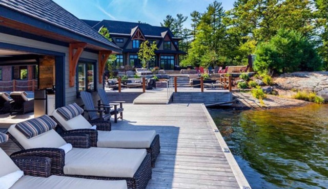 6-Bedroom Luxury Estate with Resort Amenities and 5⭐️Fishing on Georgian Bay