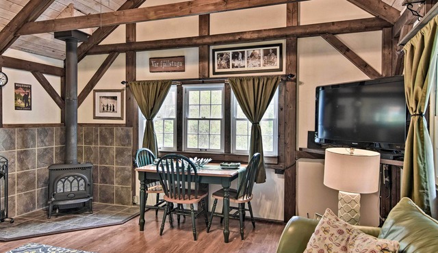 6 Mi to Grandfather Mtn: Lake Cottage w/Deck