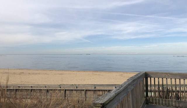 60 Seconds 2 Beach - Duplex 1 of 2
