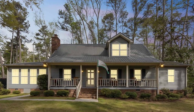 7 Acres | 2 Houses | Pond| Game Room | Full Gym
