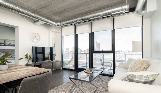 (701)Downtown Sunny 1Bdr +Glasshouse+Fast WiFi(311)