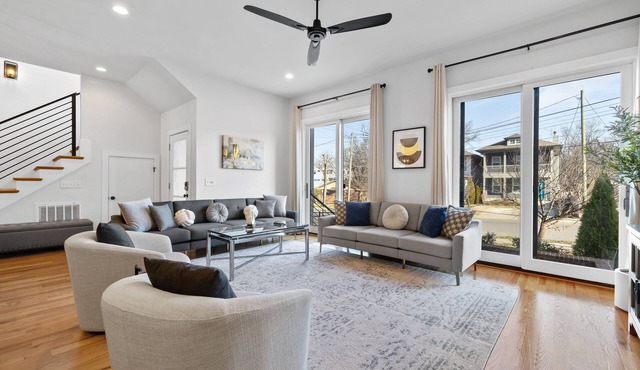 9 BEDS NEW Modern Home Near Downtown/Vandy/Gulch