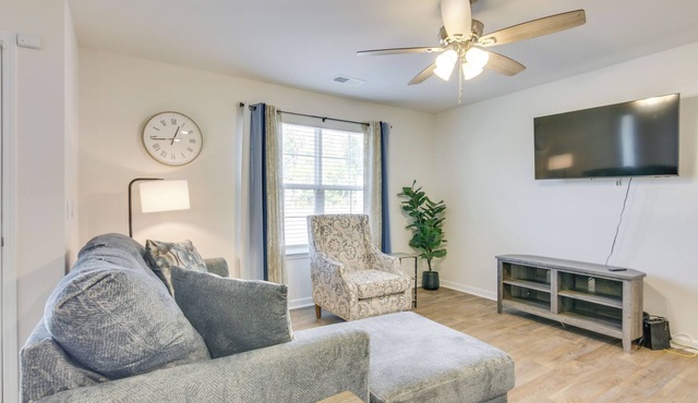 9 Mi to Shawn AFB! Family Townhome Near Dining