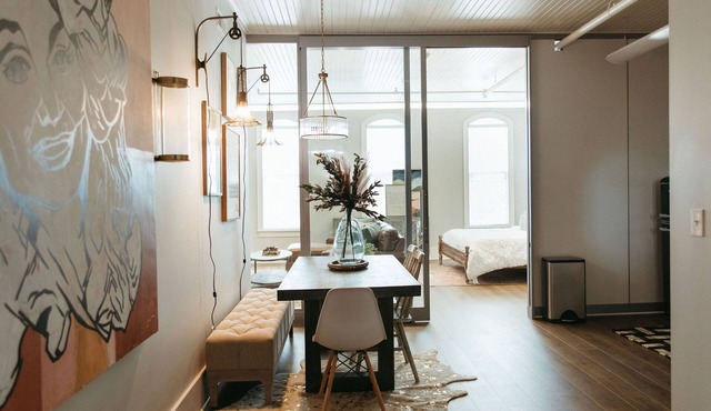 9 to 5 Suite - Covington Lofts