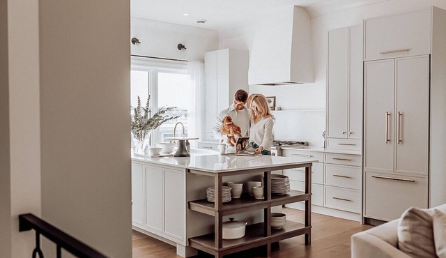 A Downtown Newly Renovated Historic Loft! Full Kitchen & Living!