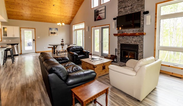 A Peaceful, Luxury Clear Lake Getaway
