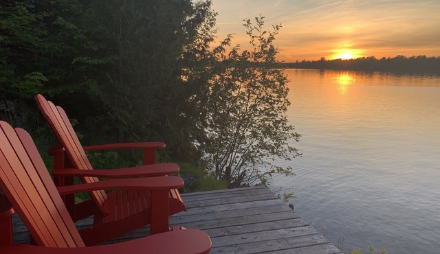 A Perfect Getaway on a Quiet Lake