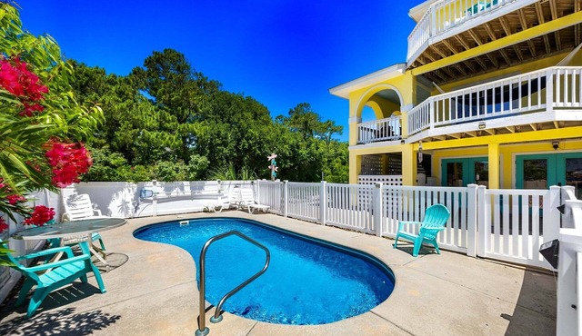 Abby Gale Dog Friendly Corolla Escape w/Pool & Hot Tub