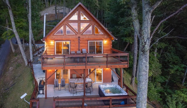 Above The Clouds-Hot Tub - Views - Gas Firepit