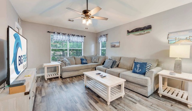Amazing Large 3 BR at River Oaks Golf with Pools