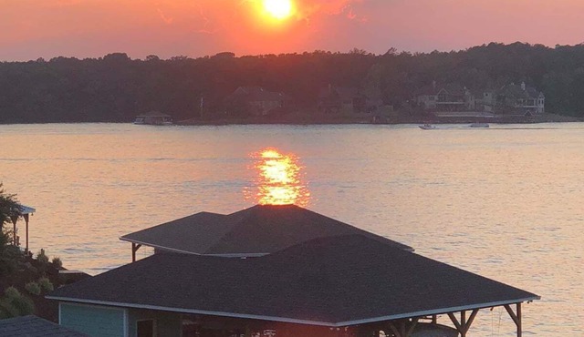 Amazing Sunsets, Beautiful views, A great waterfront property