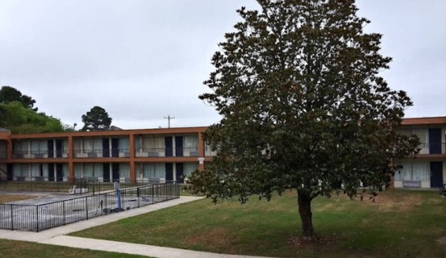 Americas Best Value Inn Wilson - UNIT 26 2 BED FIRST FLOOR