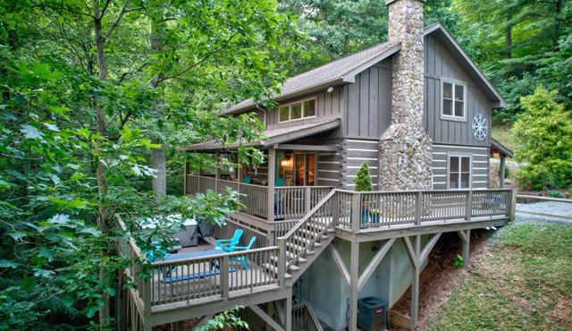 Among The Trees - Valle Crucis Cabin with hot tub Pool Table Pond Fire pit