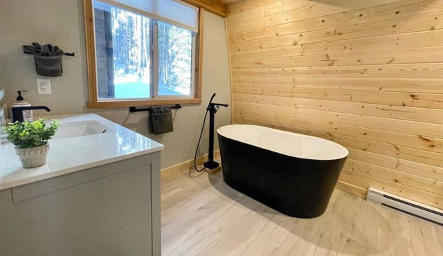 Apex Mountain ~ The Stroh-Bar ~ Cozy and Elegant