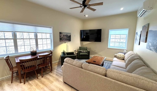 Apt. 4 Tower View Apartment in the Heart of Hot Springs