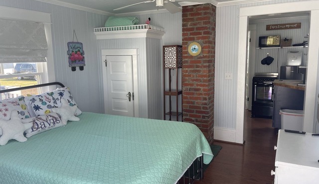 Awesome Cape Lookout Cottage Waterfront