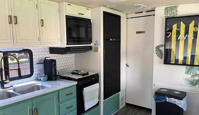 Balkans RV and Hot Tub Backyard Retreat