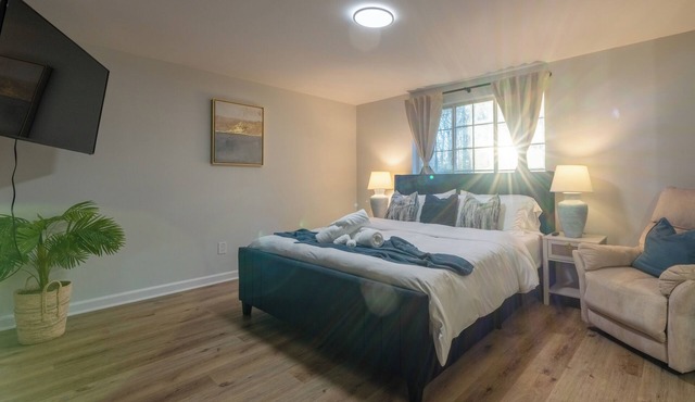 Ballantyne, Private Yard, Work Desk & 1 Gig WiFi