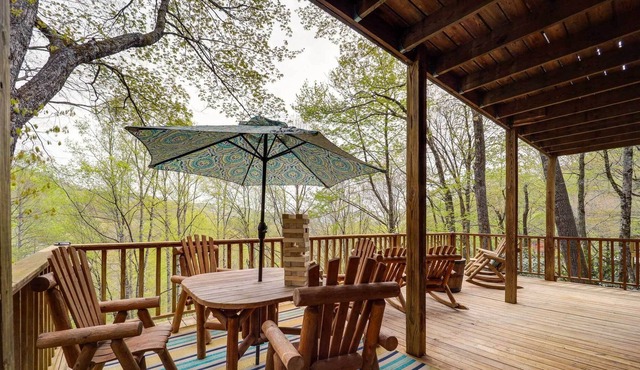 Banner Elk Cabin w/ Fire Pit: Pets Welcome