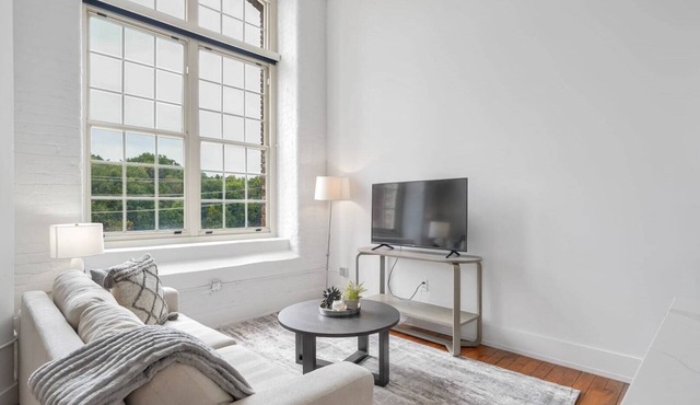 Barsala l Stylish 1BD Mill Apartment with Scenic Views