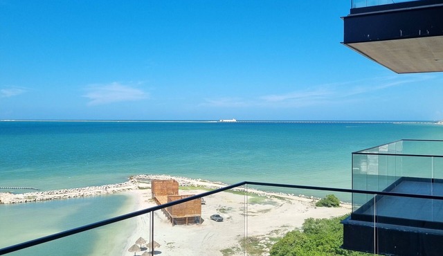 Beachfront Oceanview Luxury Apartment (sleeps up to 8) Yucalpeten Resort Marina. in Progreso