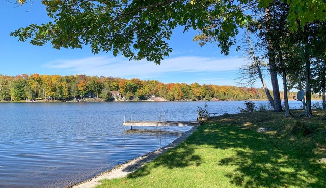 Beautiful 3 Bedroom Cottage - Waterfront