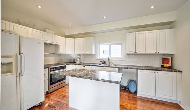 Beautiful 3 BR home in Pickering village near Stouffville