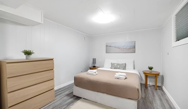 Beautiful Basement Private Suite Prime Location