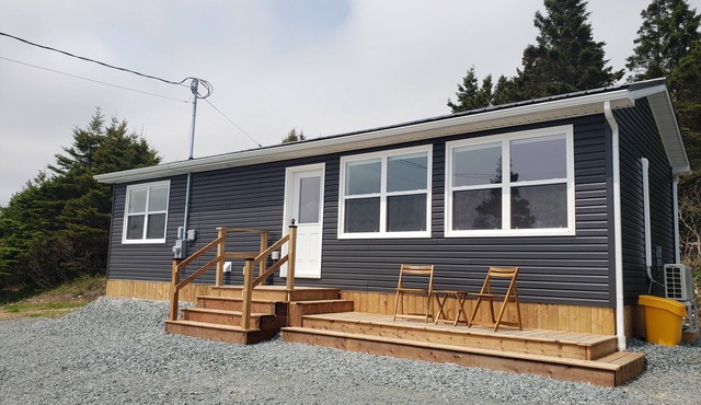 Beautiful brand new cottage overlooking the islands of Pleasant Harbour